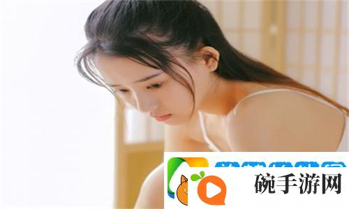 一边下奶一吃敷视频