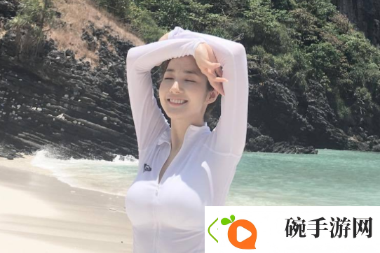 惩罚女女仆拨开