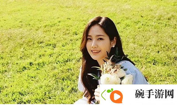 男人把qq放在女人qq里的壁纸