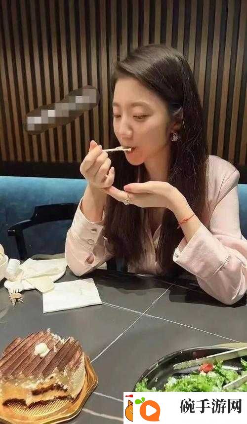 张律渝和吕总在重庆勒是雾都酒店的
