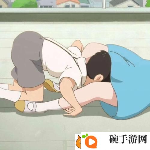 坤坤寒入桃子里的奇妙旅程