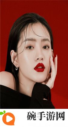 老师黑色双开真丝旗袍:优雅与魅力并存