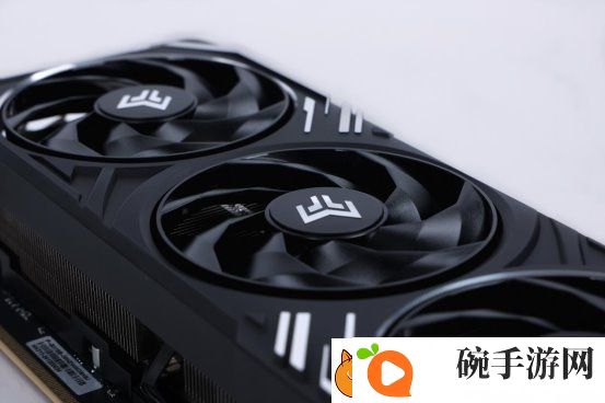 支持DLSS4