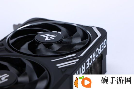 支持DLSS4