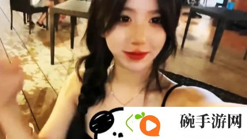 美女主播泰国旅游开直播
