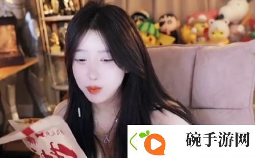 美女主播泰国旅游开直播