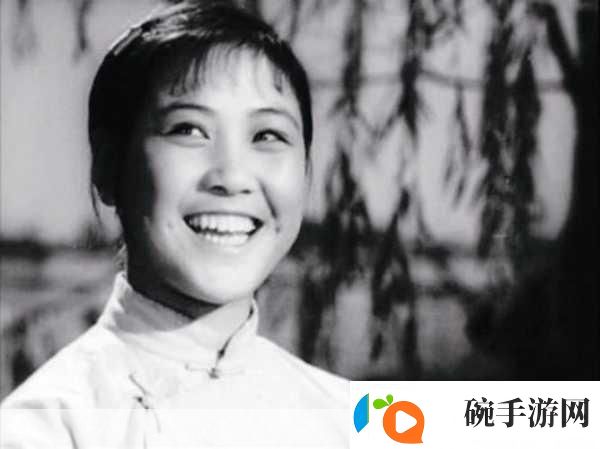 老李头和他的媳妇性格有何特点